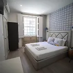 The Blue And White House Appartement