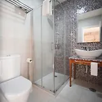 The Blue And White House Appartement